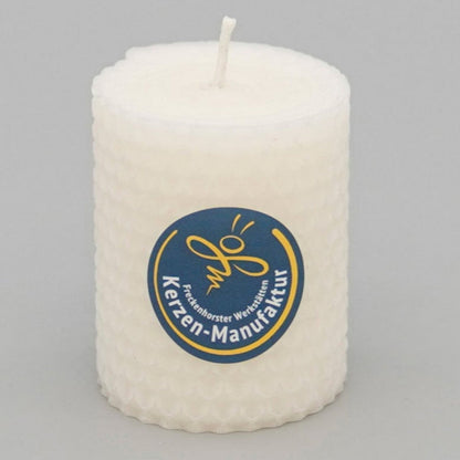 Wabenkerze im Farbton elfenbein, Durchmesser 45 mm Höhe 60 mm