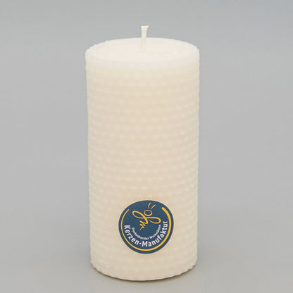 Wabenkerze aus Bienenwachs im Farbton elfenbein, Durchmesser 55 mm Höhe 120 mm